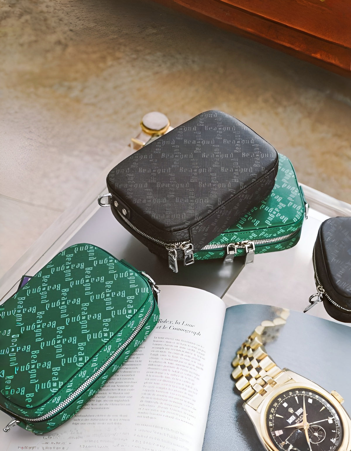 Bandolera Monogram Negra De Bealgnd