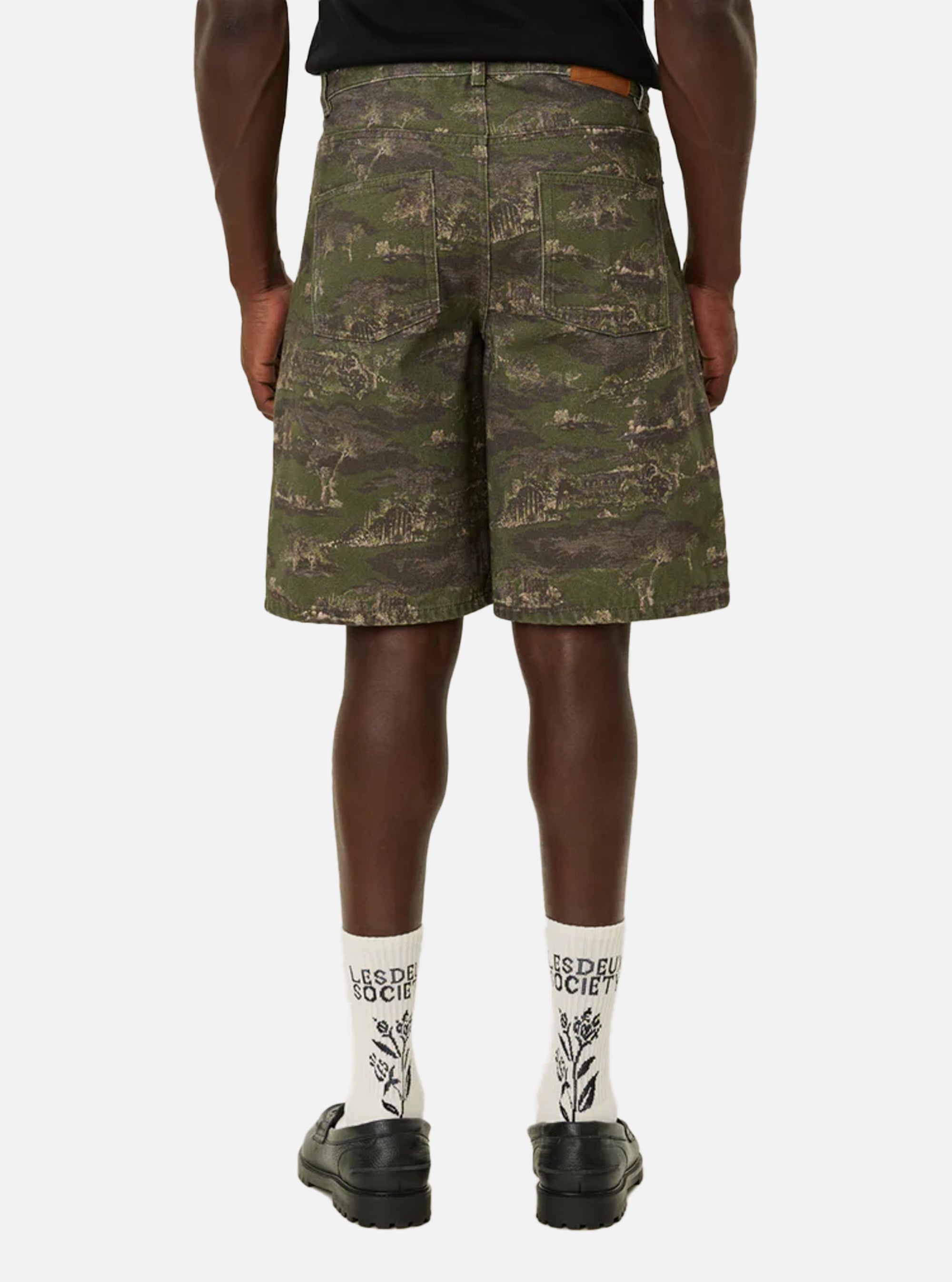 Pantalón Ryder de Les Deux corto estampado paisajes verde