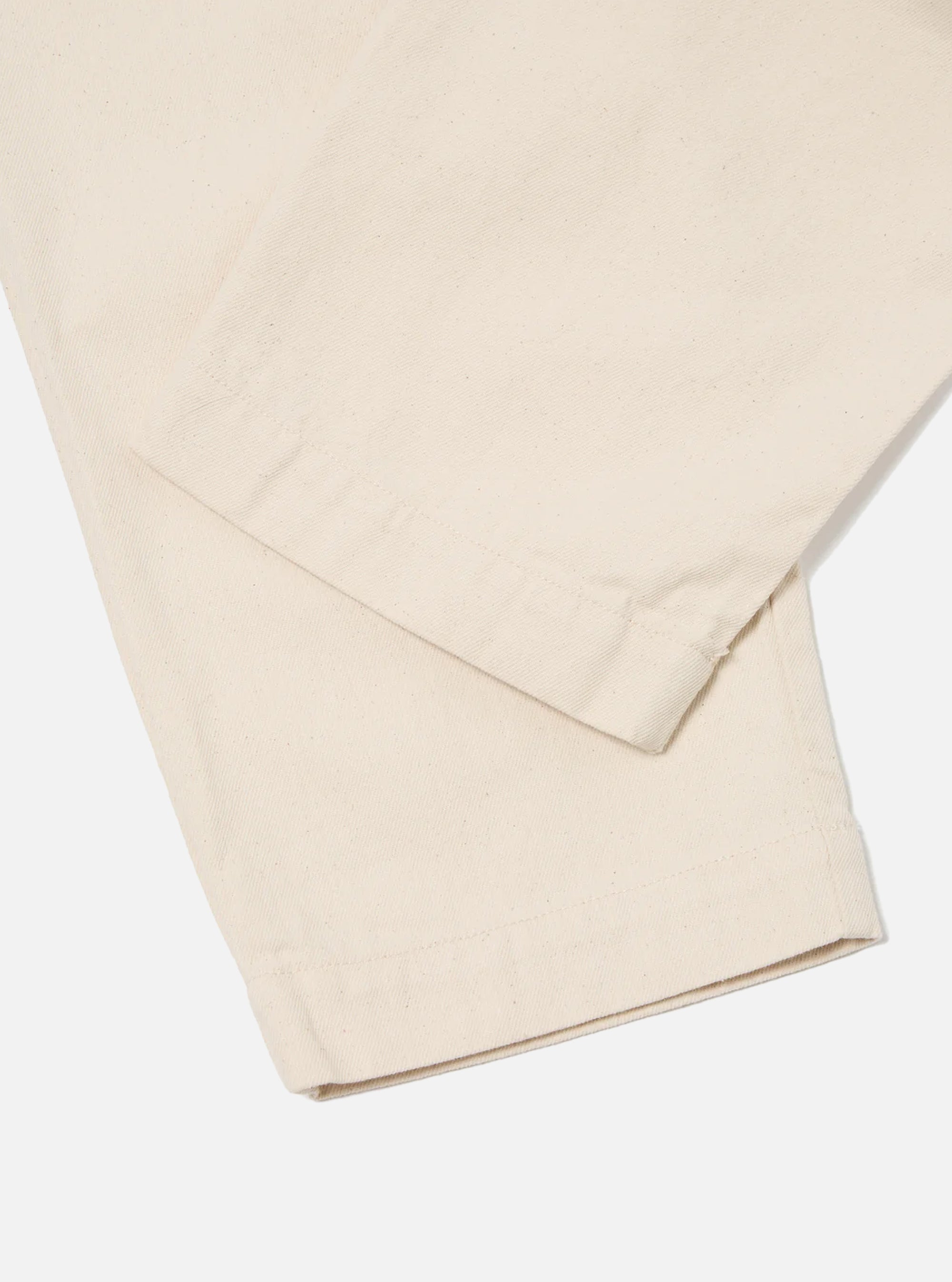 Pantalón Duke de Universal Works en algodón reciclado color crudo