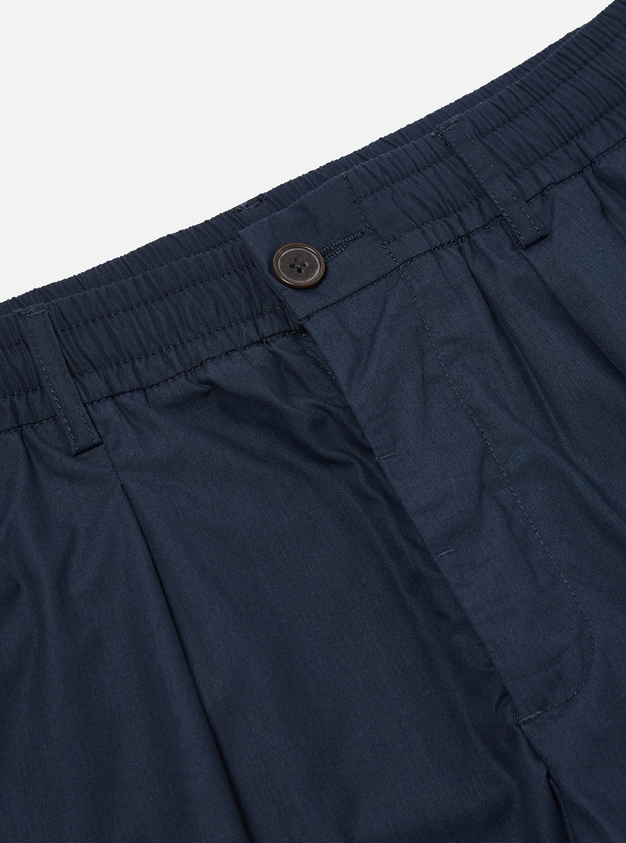 Pantalón Oxford Universal Works navy con ribete lateral