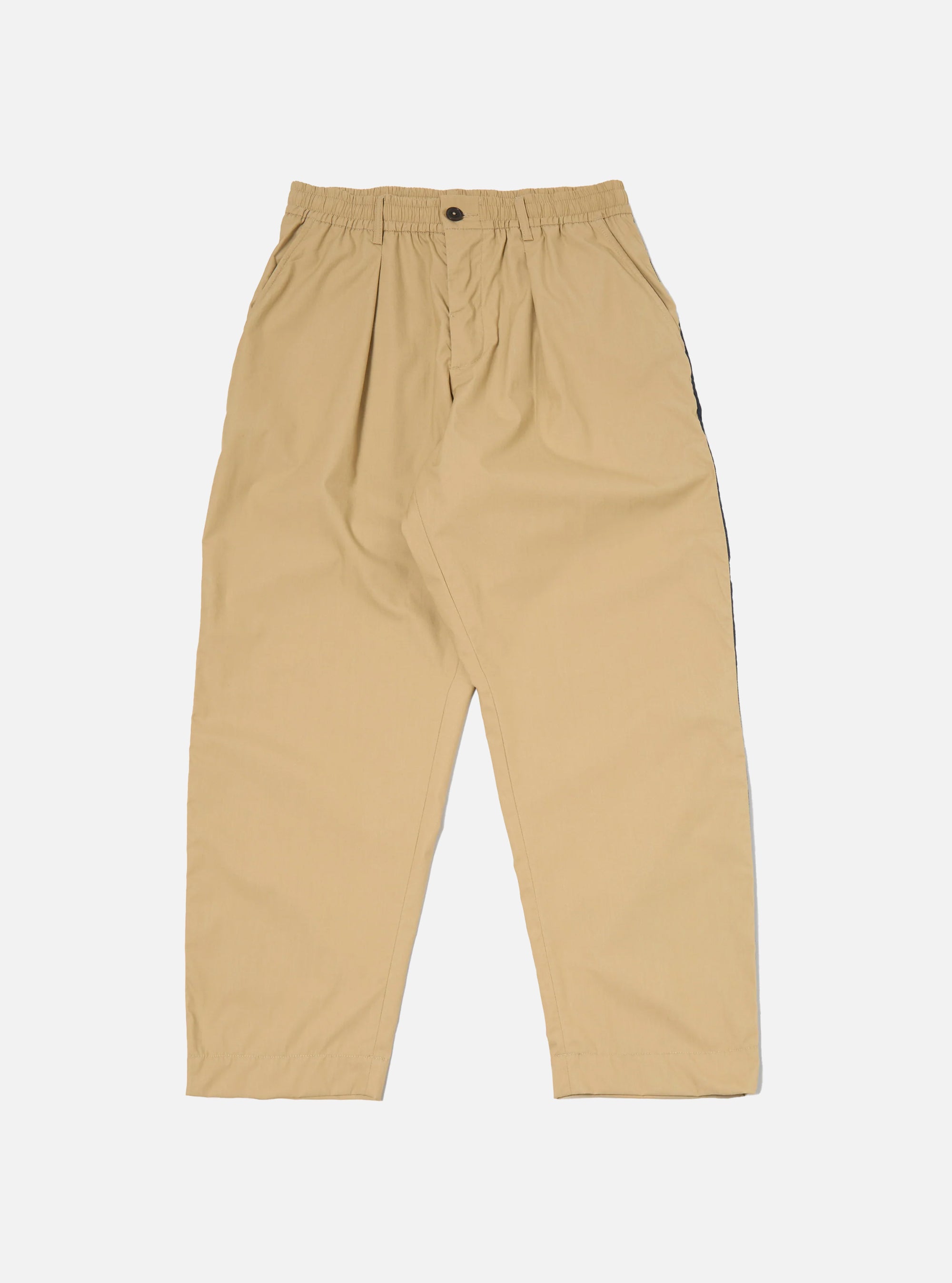 Pantalón Oxford Universal Works color arena con ribete lateral