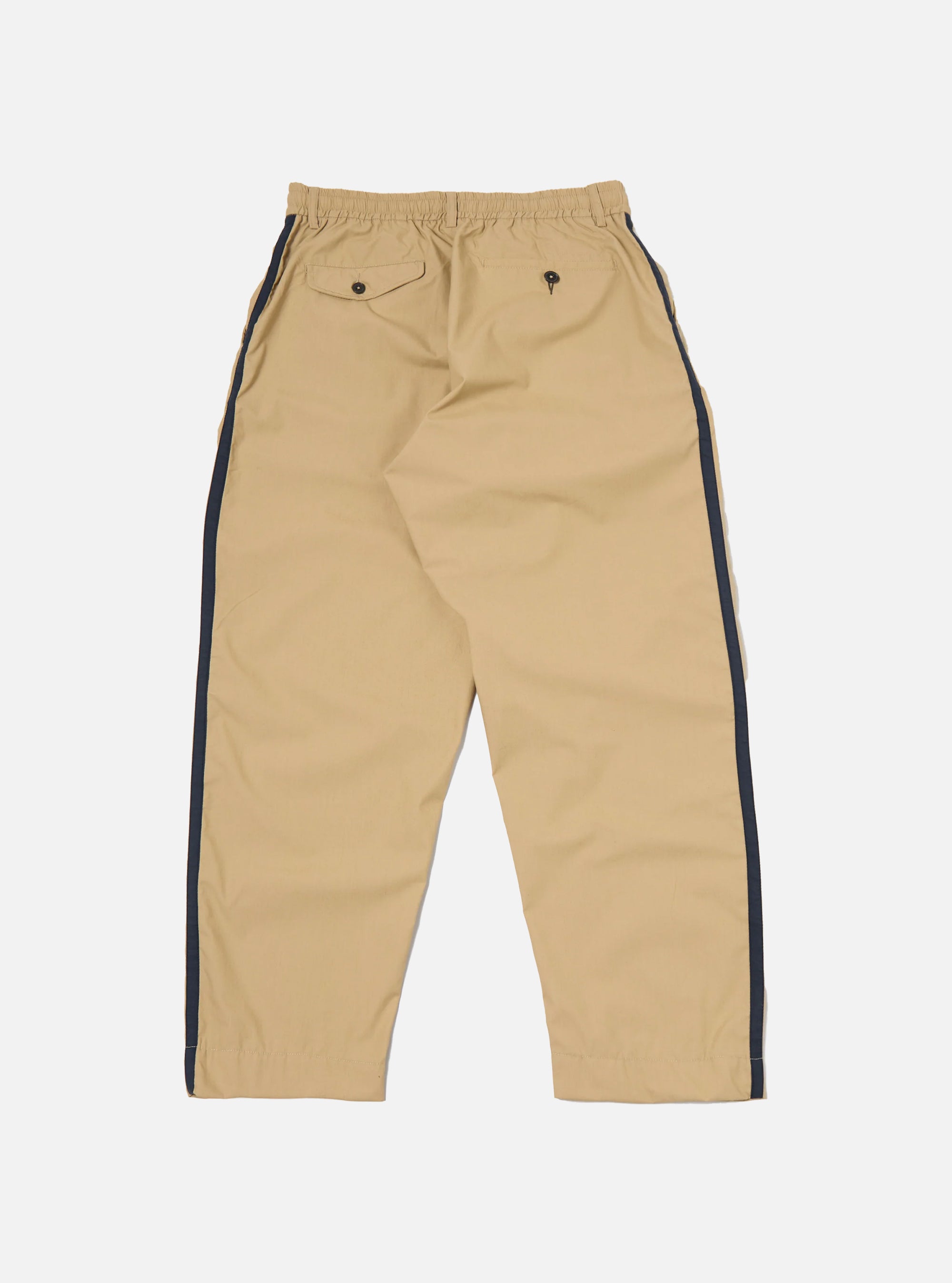 Pantalón Oxford Universal Works color arena con ribete lateral