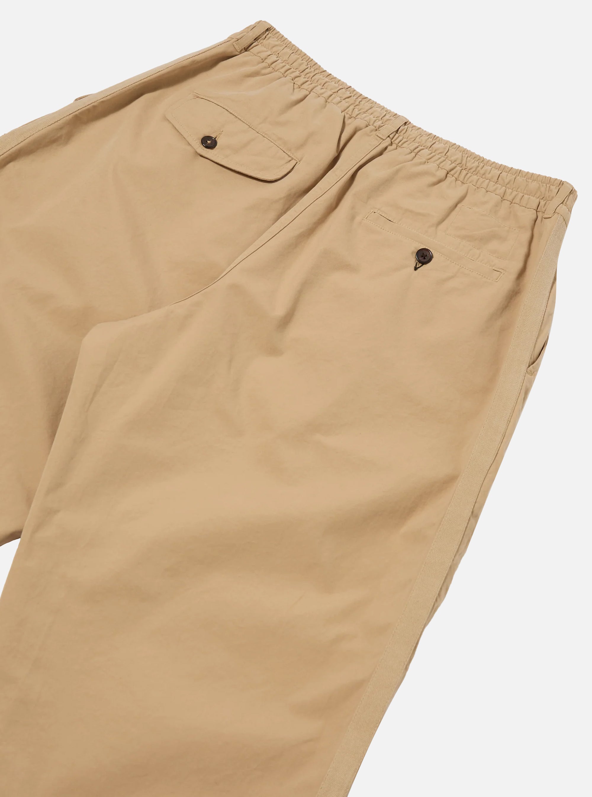 Pantalón Oxford de Universal Works en tela de verano color arena