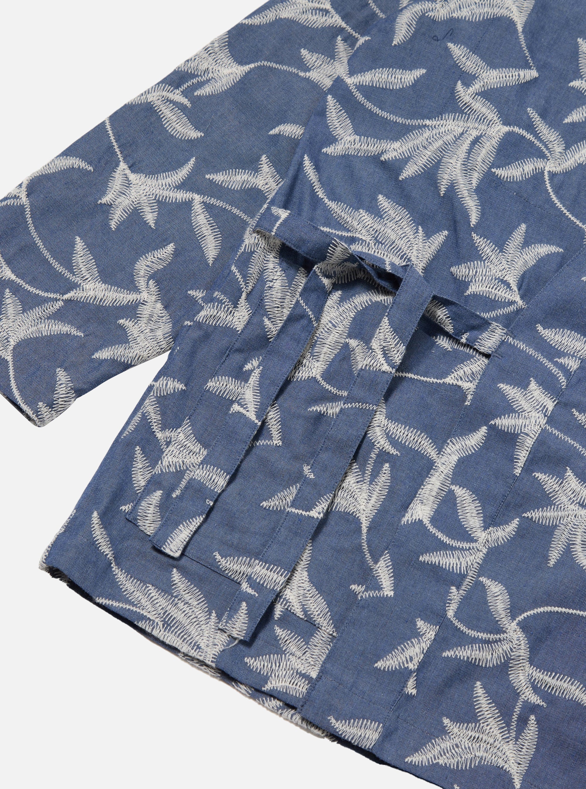 Chaqueta Kyoto de Universal Works en algodón índigo Summer Jungle