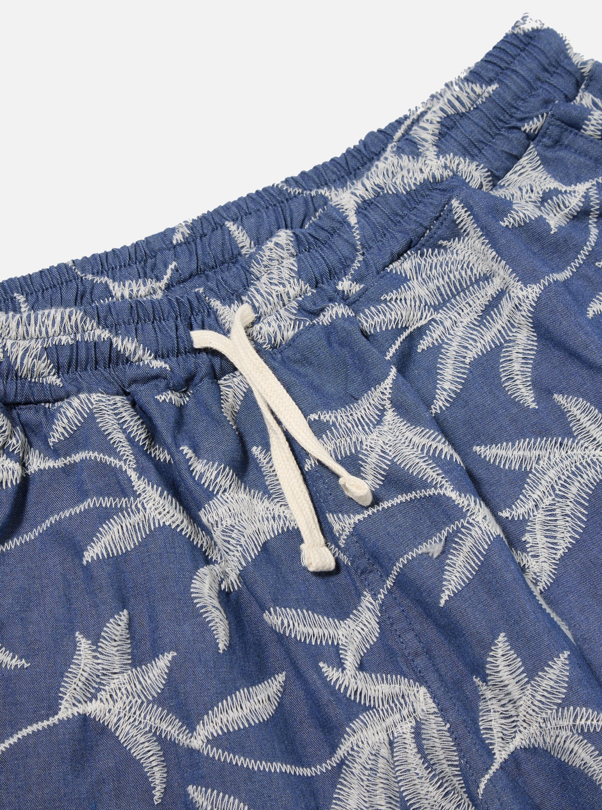 Pantalón corto Universal Works en algodón índigo Summer Jungle
