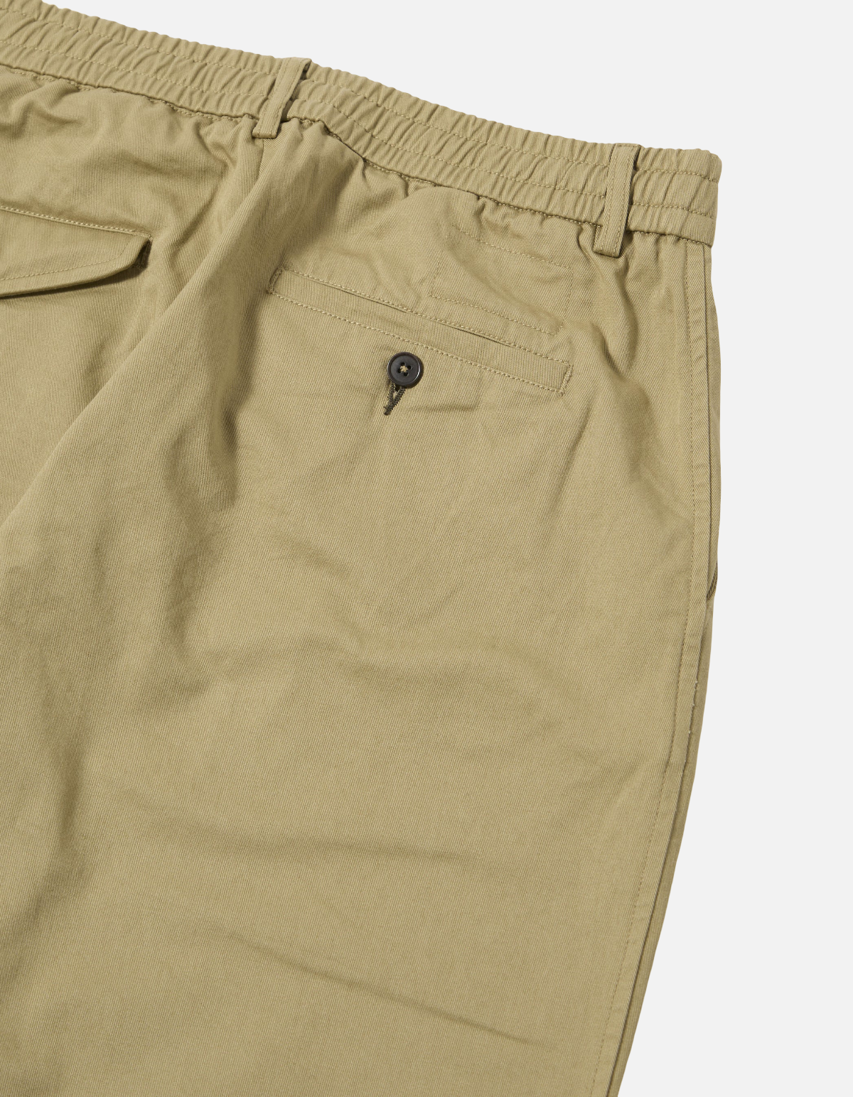 Pantalón Pleated Track en arena de Universal Works