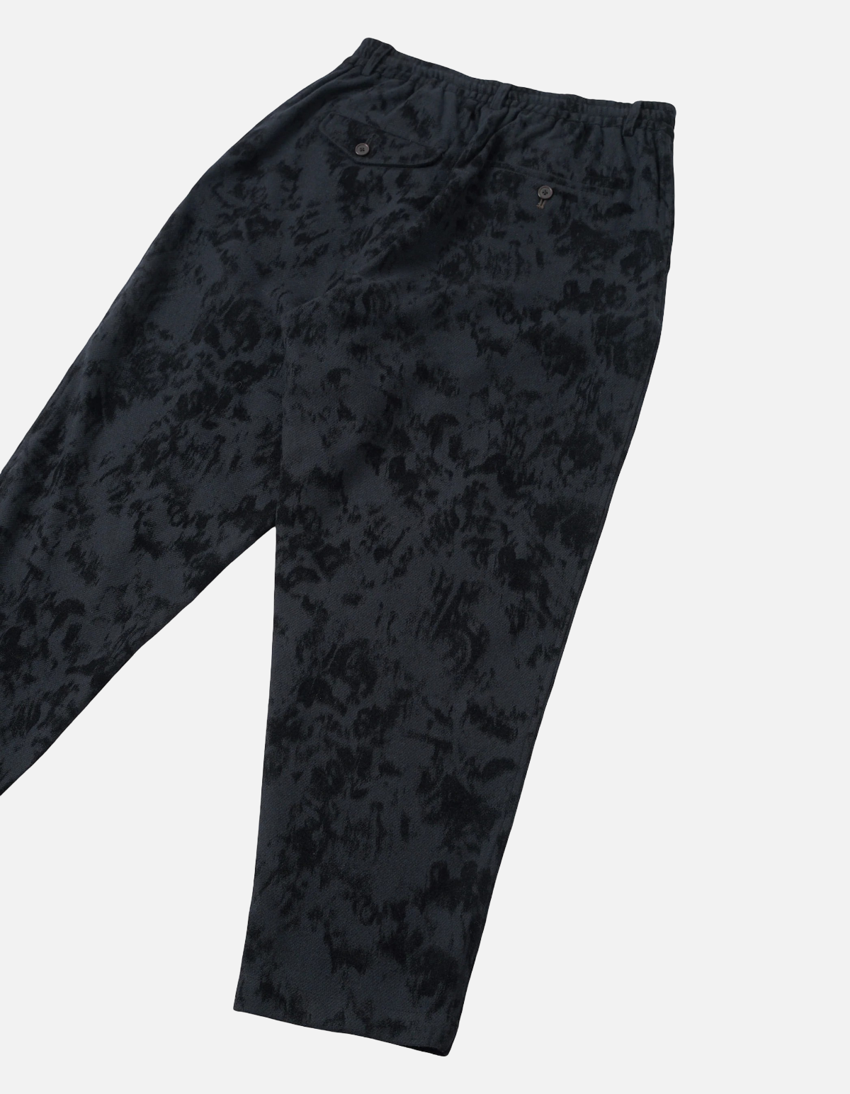 Pantalón Pleated Track en navy estampado de Universal Works