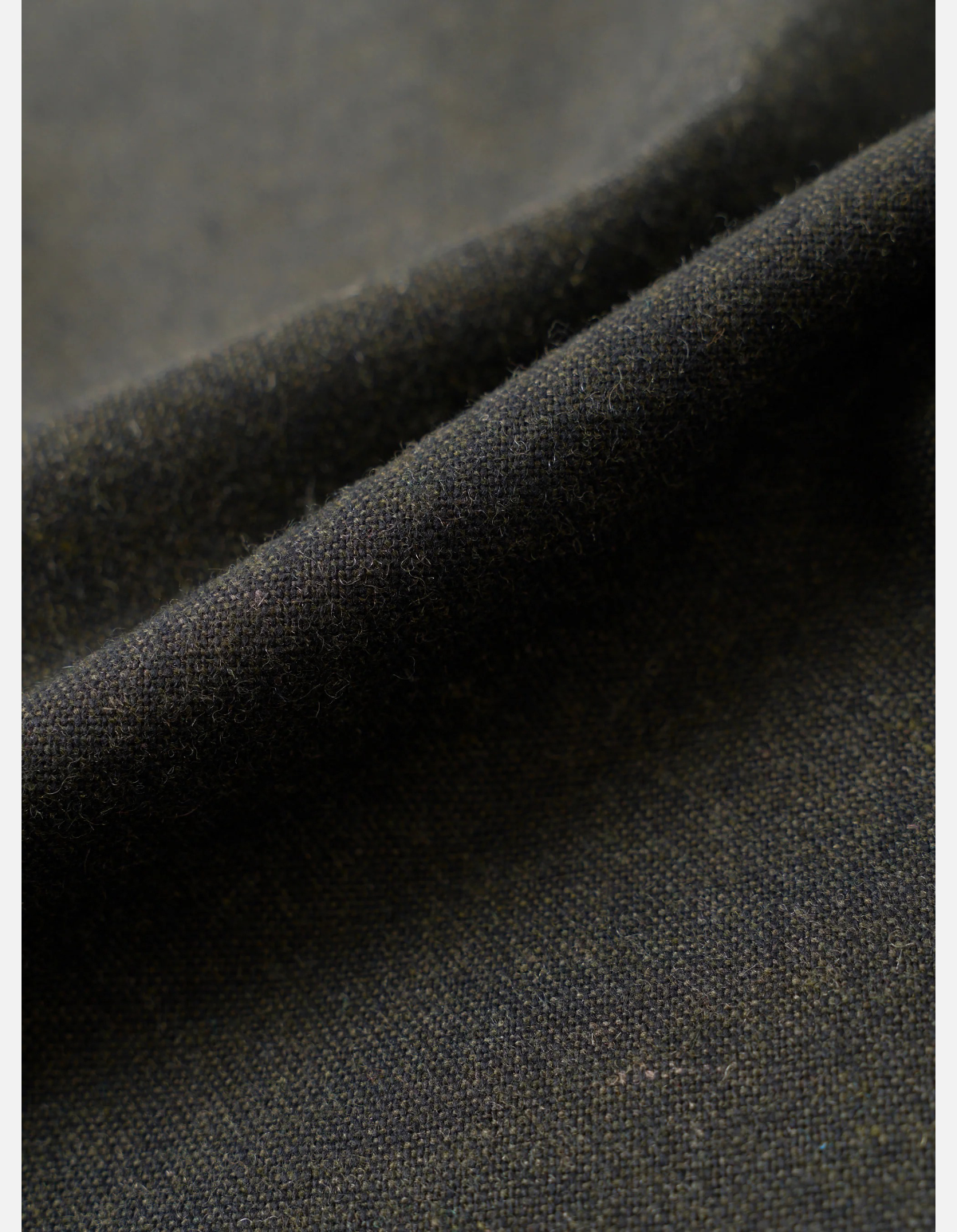 Pantalón Pleated Track olive de Universal Works