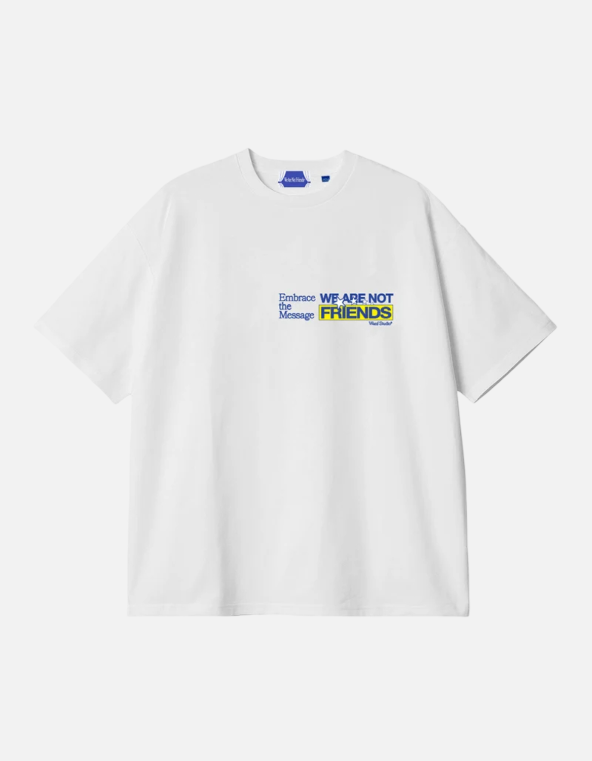Camiseta Embrace Friends de We Are Not Friends
