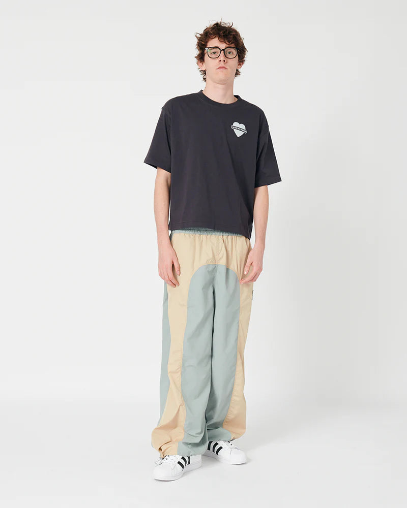 Camiseta Boxy Union Love de We Are Not Friends