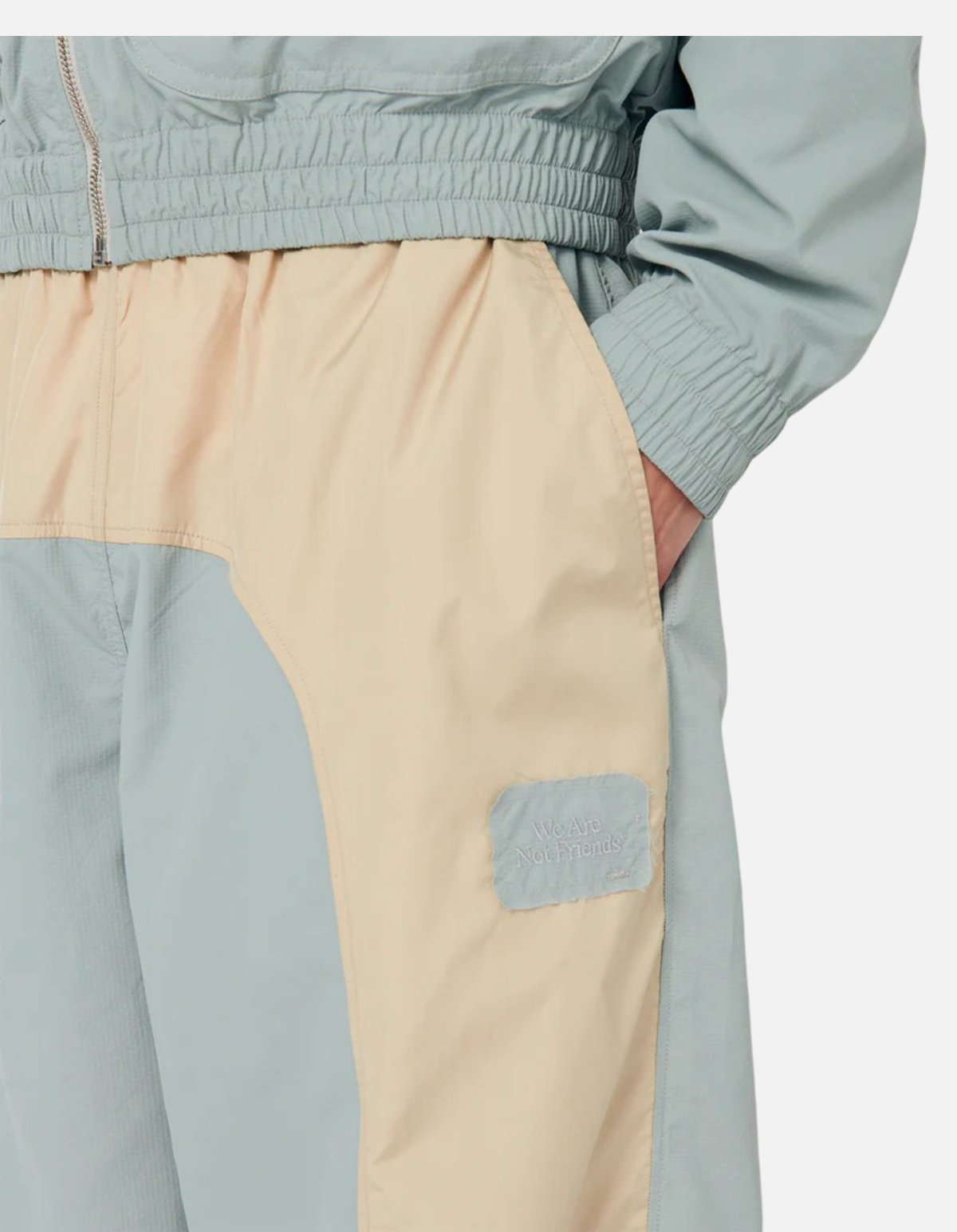 Pantalón Shuri de We Are Not Friends