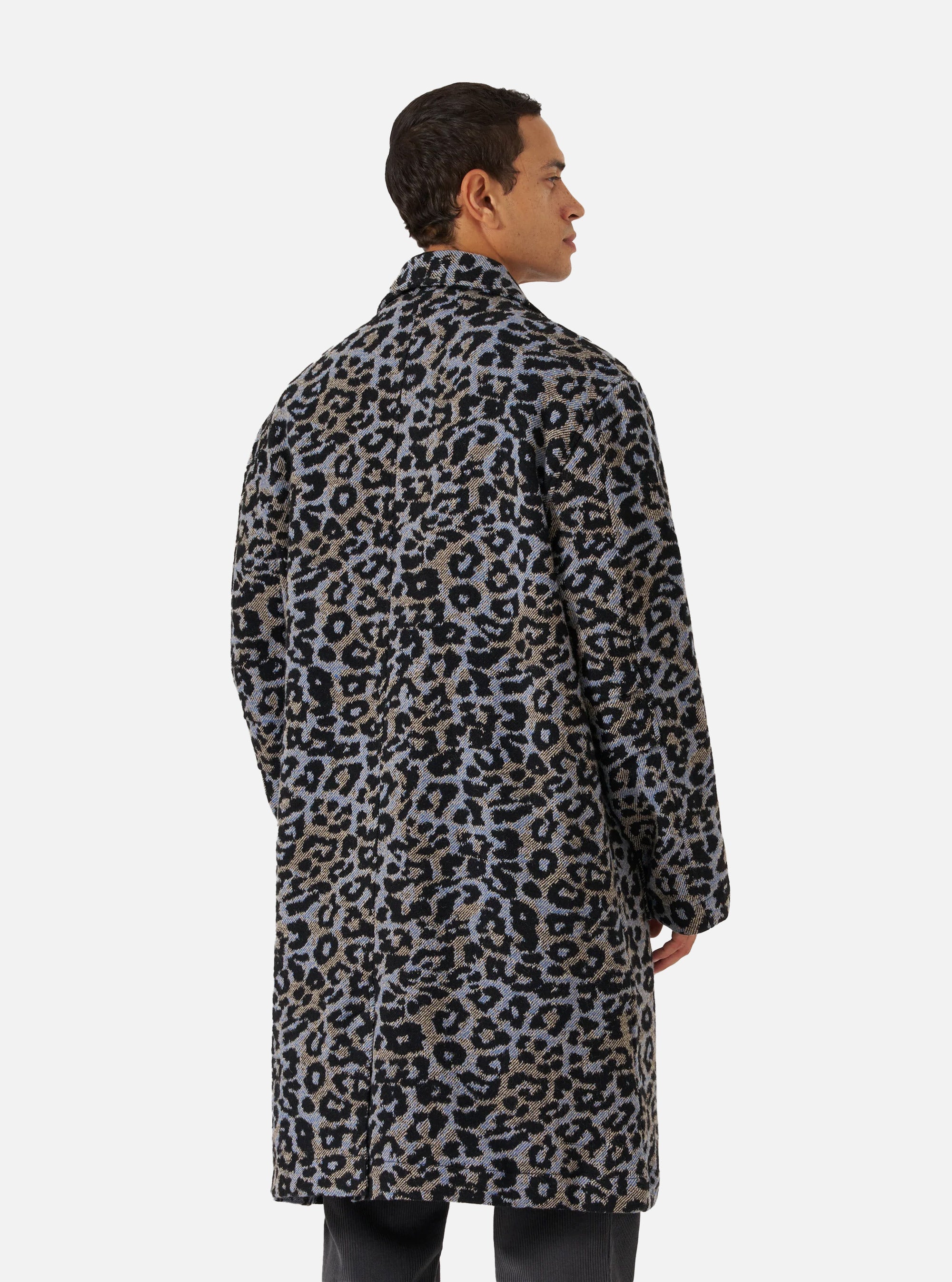 Abrigo de lana en estampado de leopardo de Universal Works