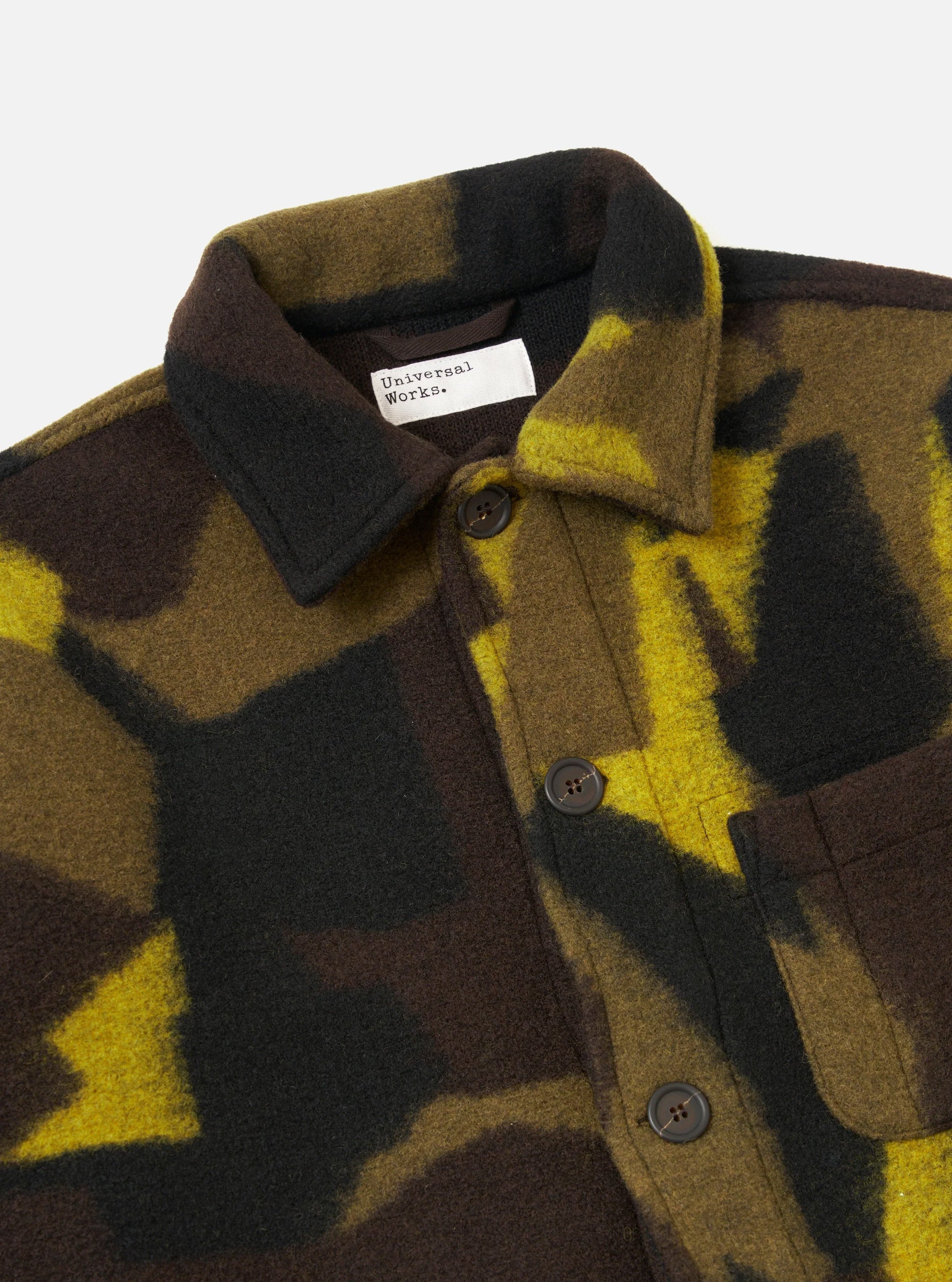 Chaqueta polar camo de Universal Works