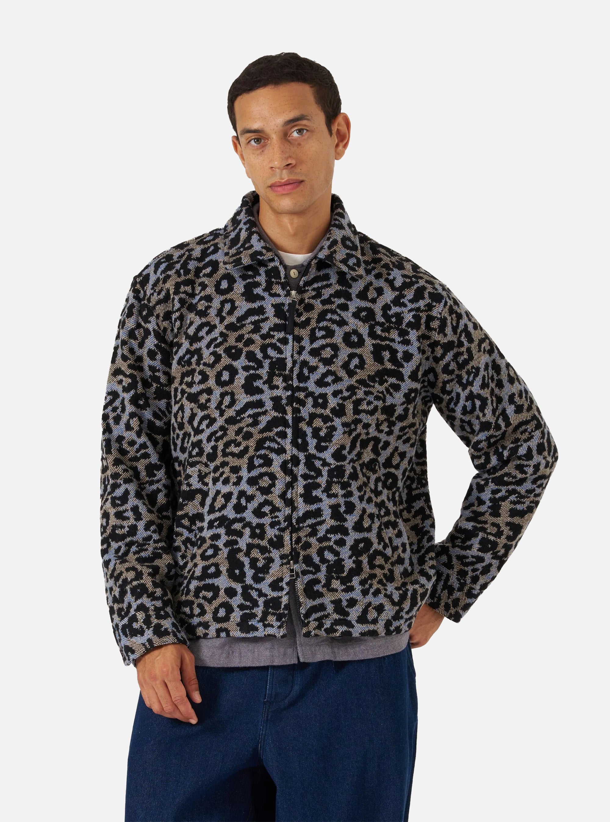 Chaqueta Club en estampado de leopardo de Universal Works
