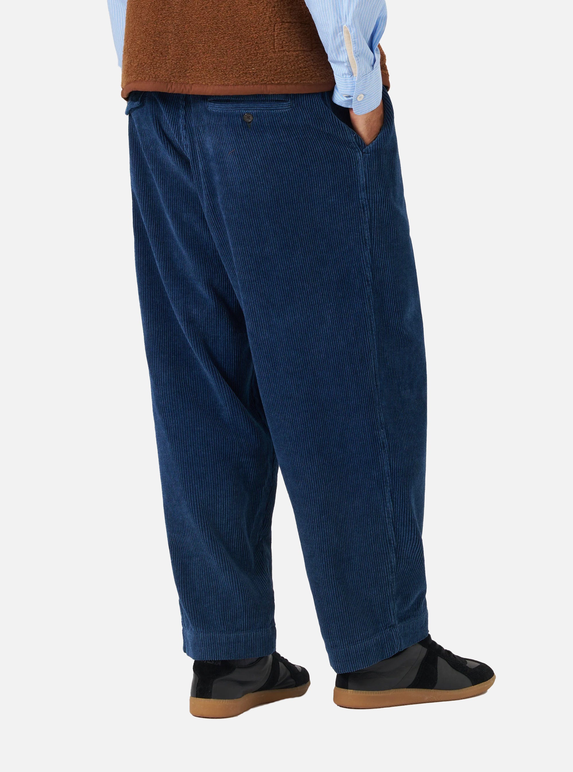 Pantalón Oxford de pana reciclada de Universal Works