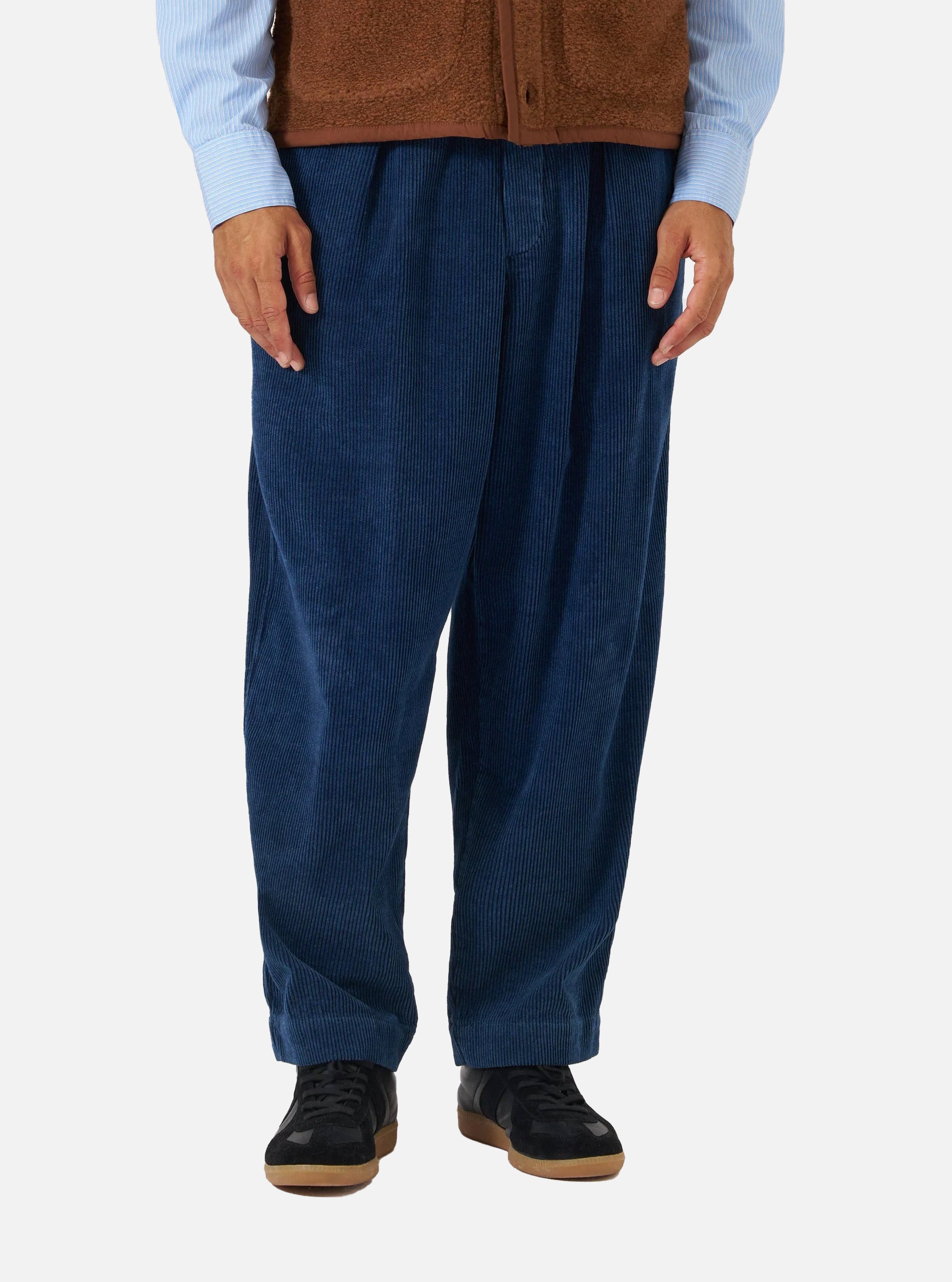 Pantalón Oxford de pana reciclada de Universal Works