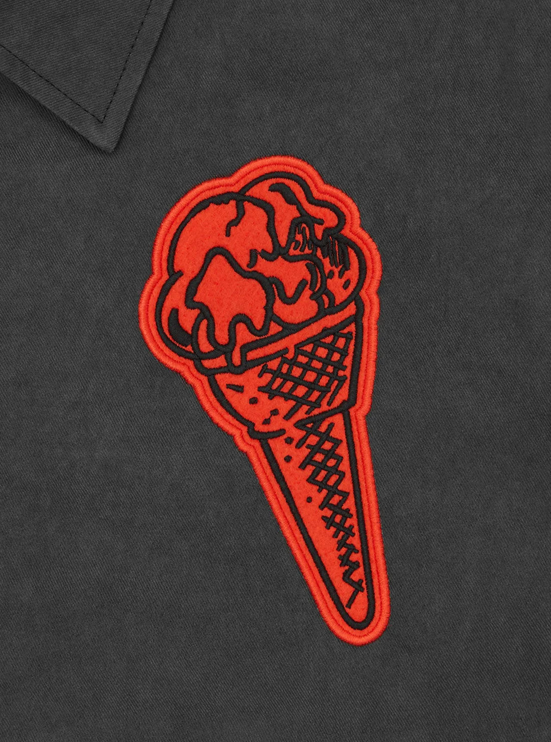 Chaqueta ICECREAM Con Parches en Negro Desgastado